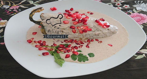 Chiles en Nogada